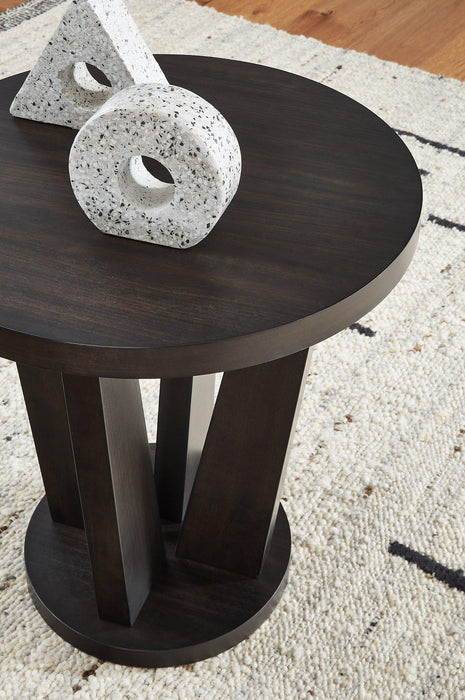 Chasinfield Occasional Table Set - De Avenue Furniture