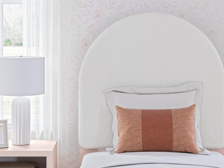 Wistenpine Upholstered Bed - De Avenue Furniture