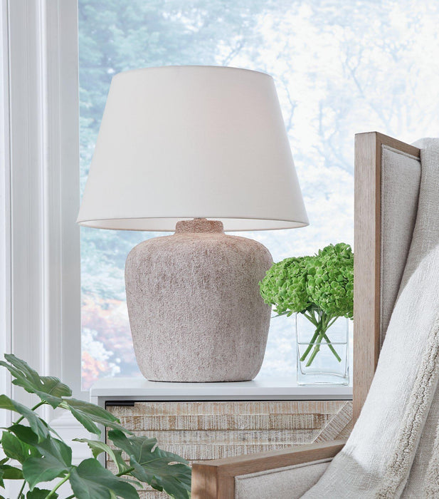 Danry Table Lamp - De Avenue Furniture