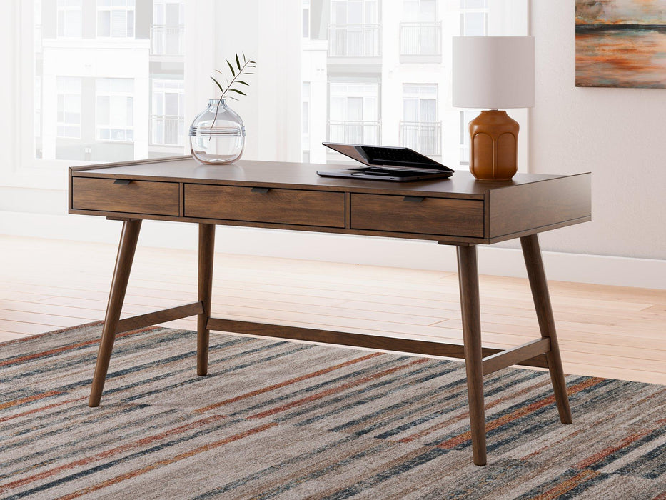 Lyncott Home Office Set - De Avenue Furniture