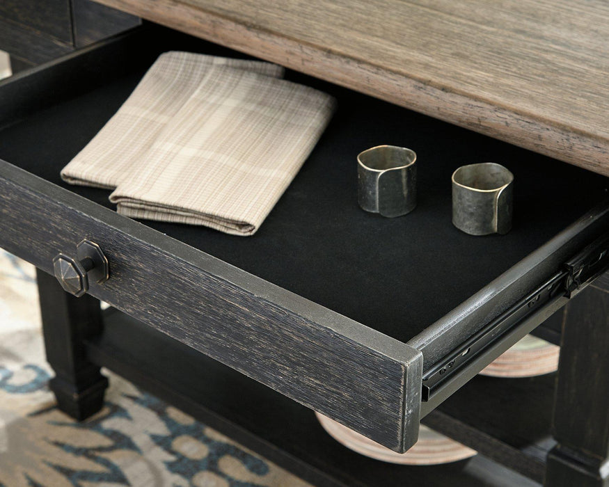 Tyler Creek Dining Table - De Avenue Furniture