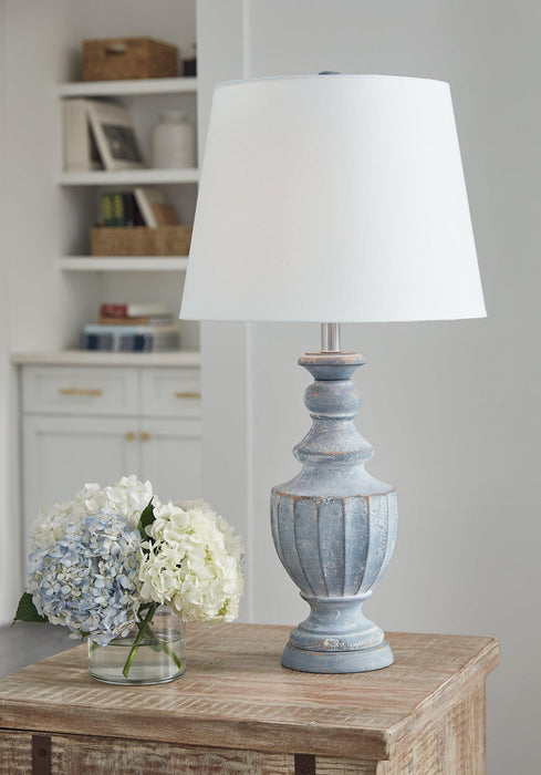 Cylerick Table Lamp - De Avenue Furniture