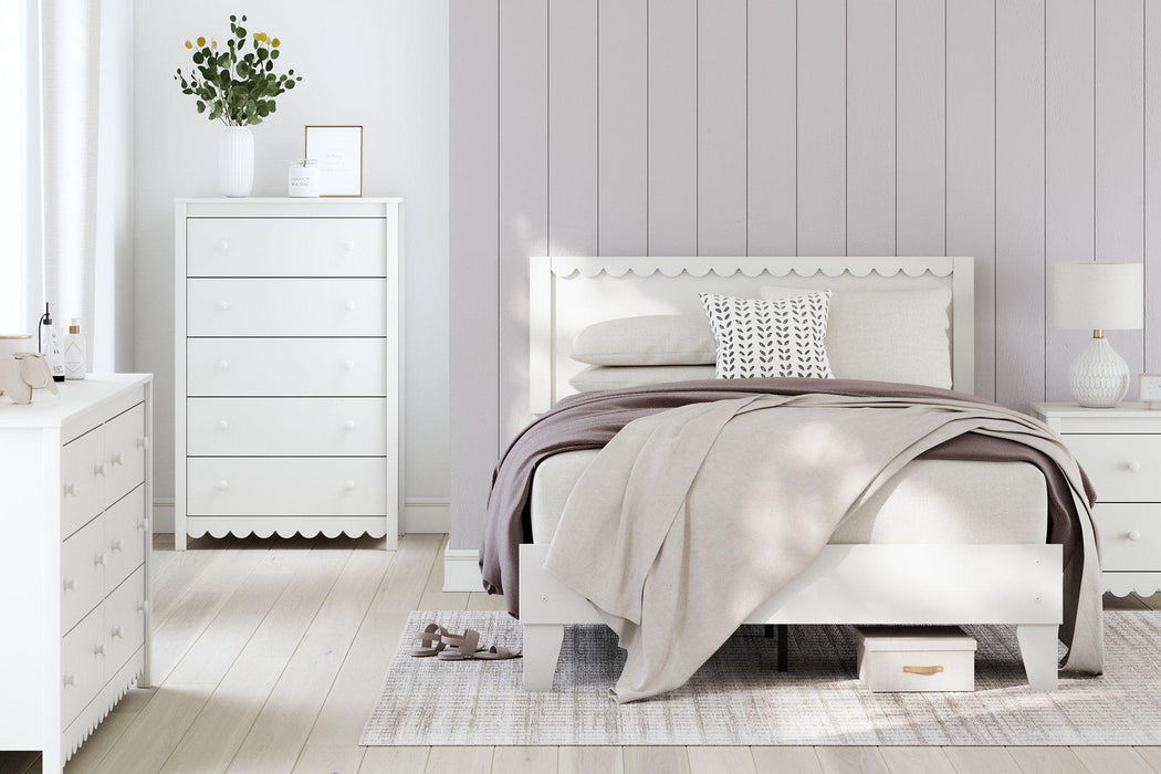 Hallityn Chest of Drawers - De Avenue Furniture