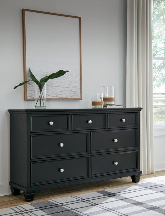 Lanolee Dresser