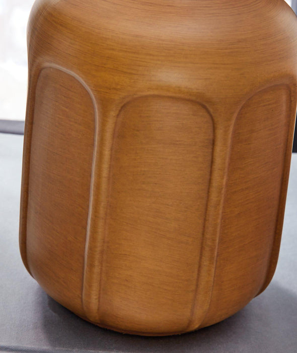 Gierburg Table Lamp - De Avenue Furniture