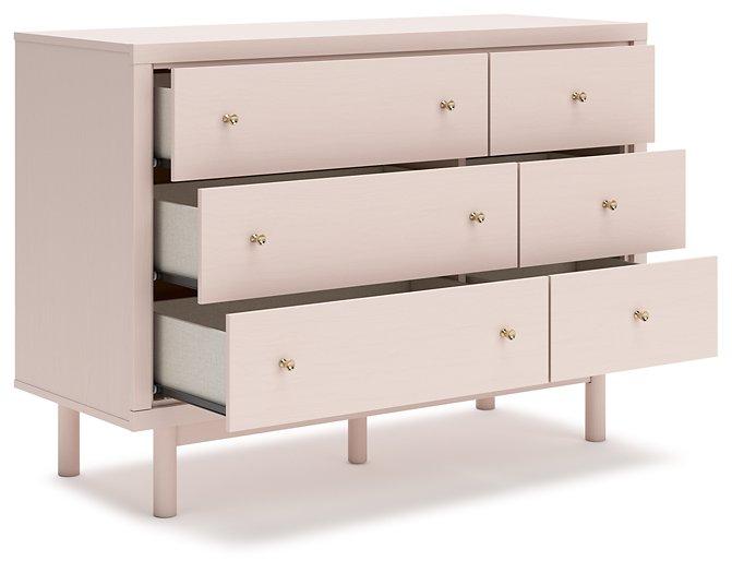 Wistenpine Dresser and Mirror - De Avenue Furniture